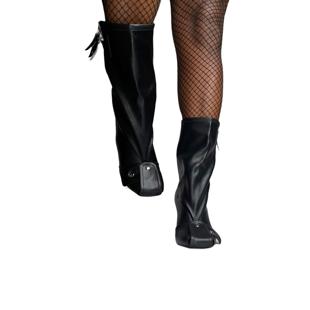 Black side Zipper ankle Bootie